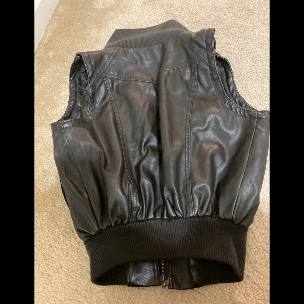 Leather vest brand new - Picture 3 of 3